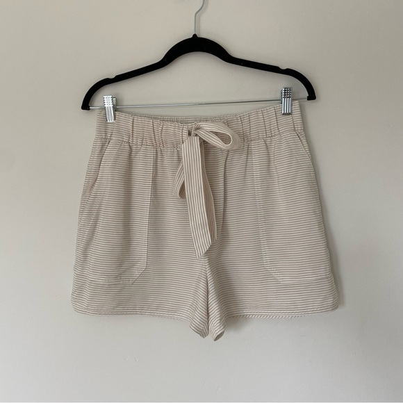 Club Monaco Pants - Club Monaco Linen Blend Belted Pull-On Shorts Cream Tan Stripe size 6